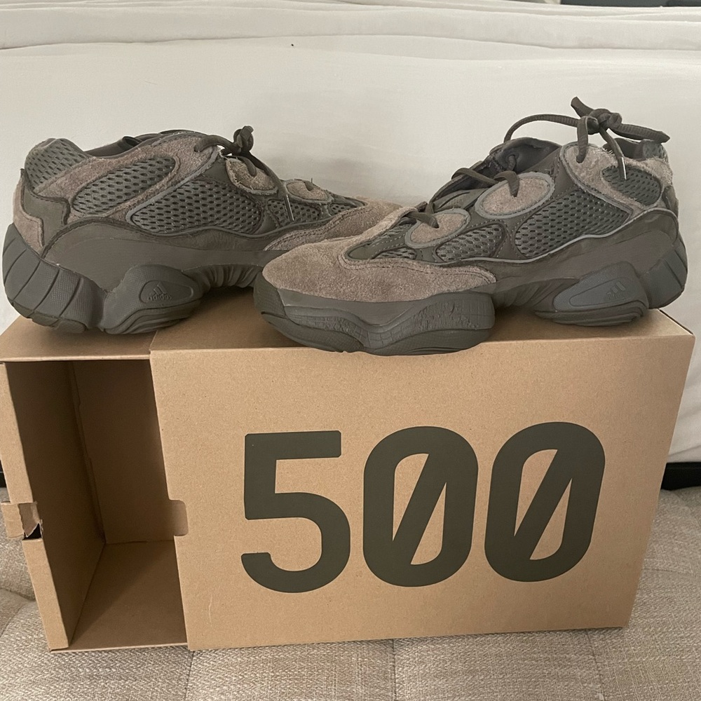 Mens Yeezys 9.5